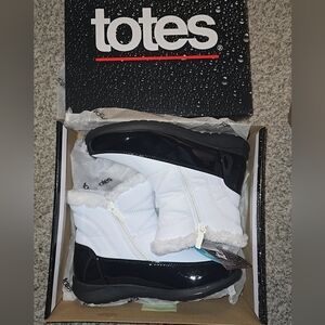 Totes Black and White Winter Boots